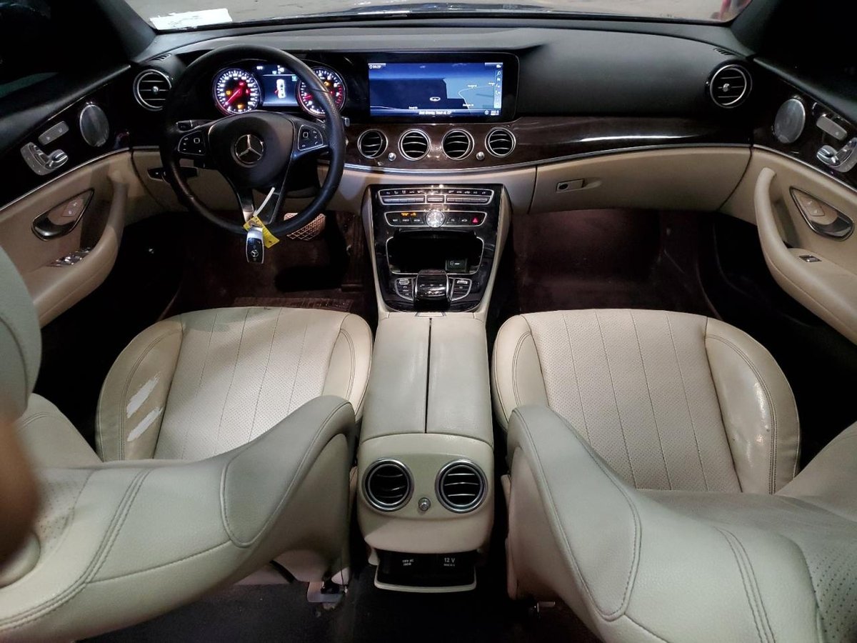 MERCEDES-BENZ  E 300 4MAT, 2018