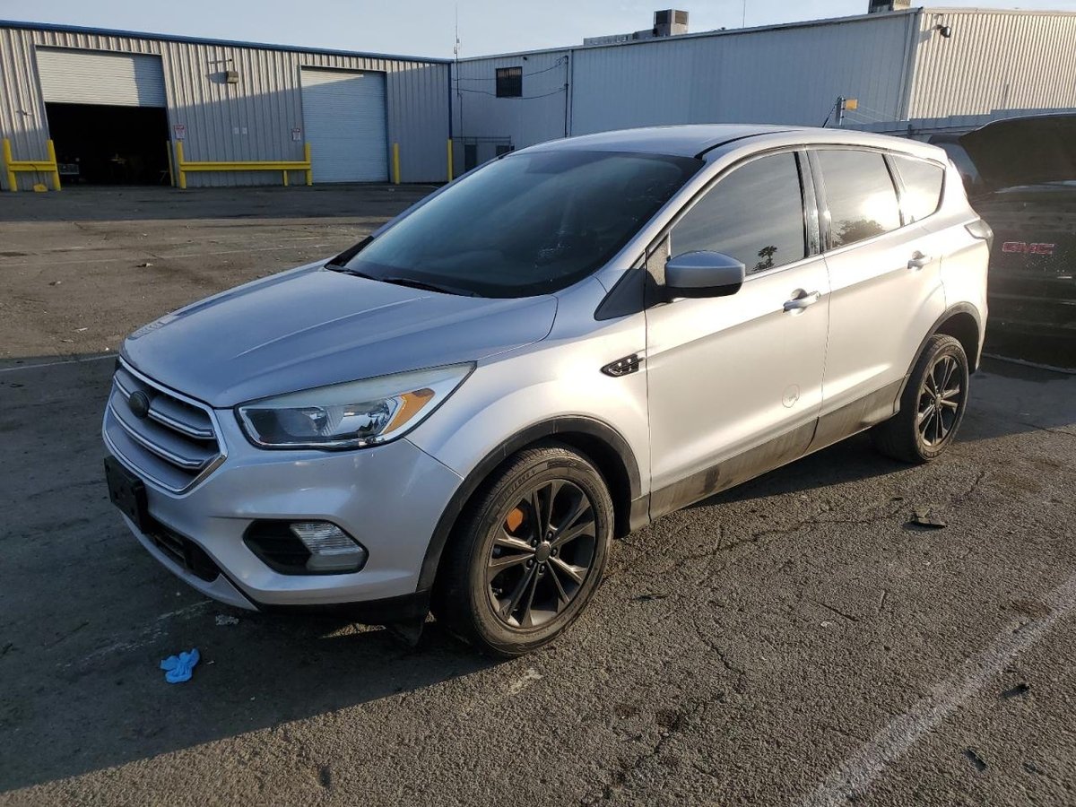 FORD ESCAPE , 2017