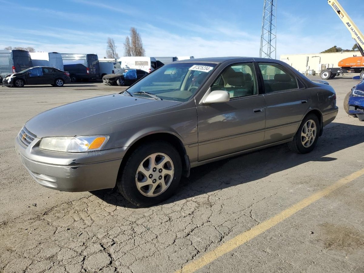 TOYOTA CAMRY , 1998