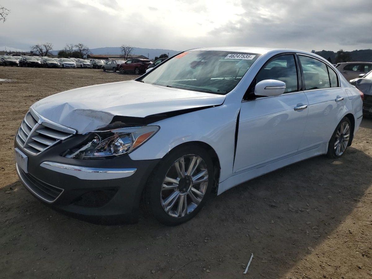 HYUNDAI GENESIS , 2014