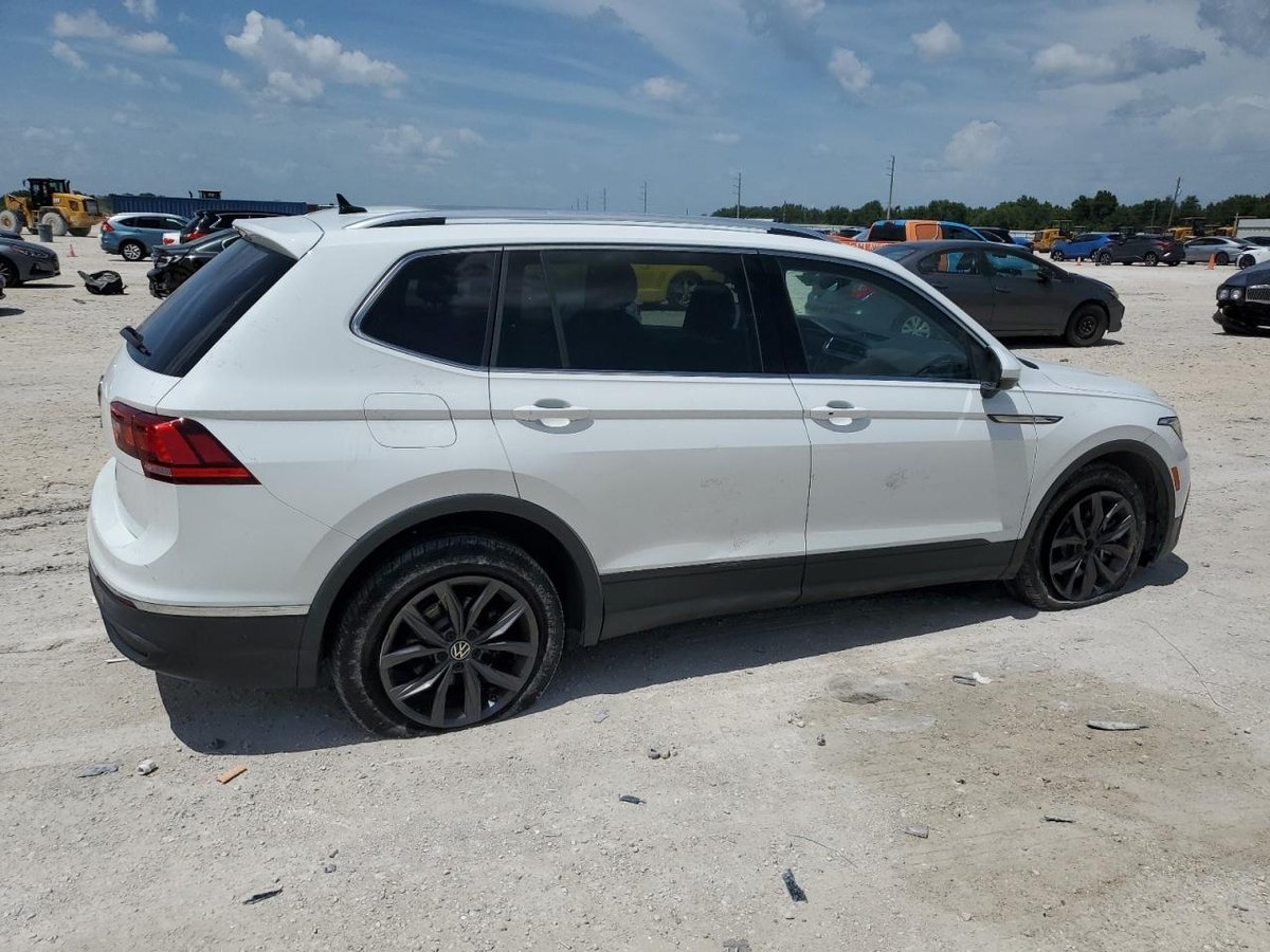 VOLKSWAGEN  TIGUAN SE, 2022