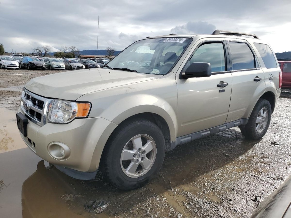 FORD ESCAPE , 2010