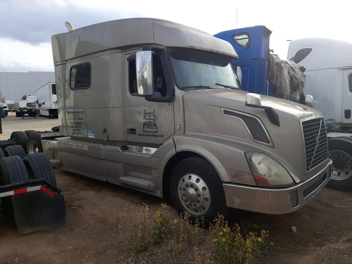 VOLVO VN , 2016