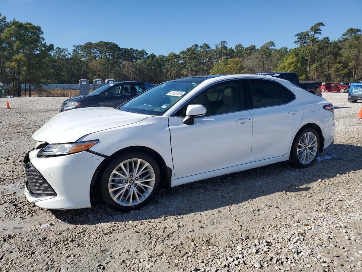 TOYOTA CAMRY , 2018