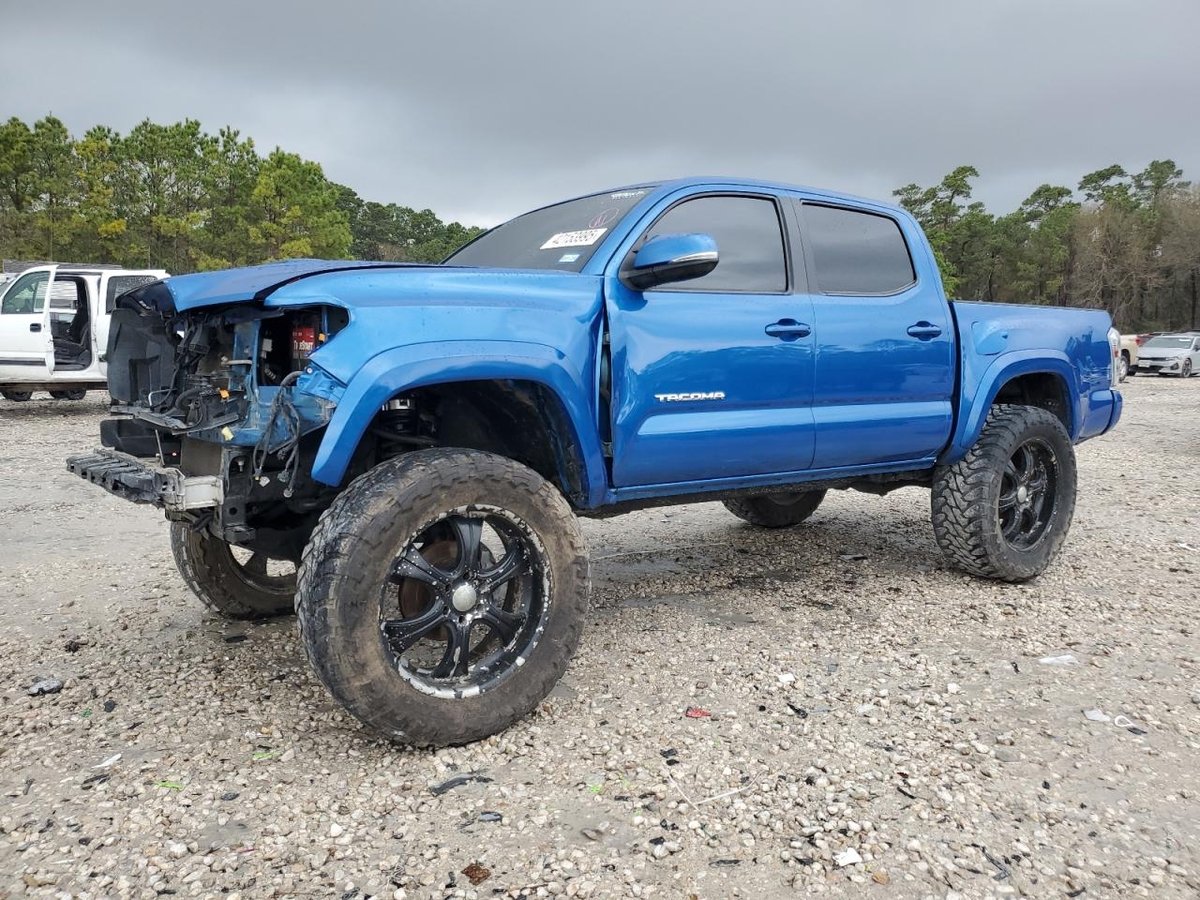 TOYOTA TACOMA , 2017