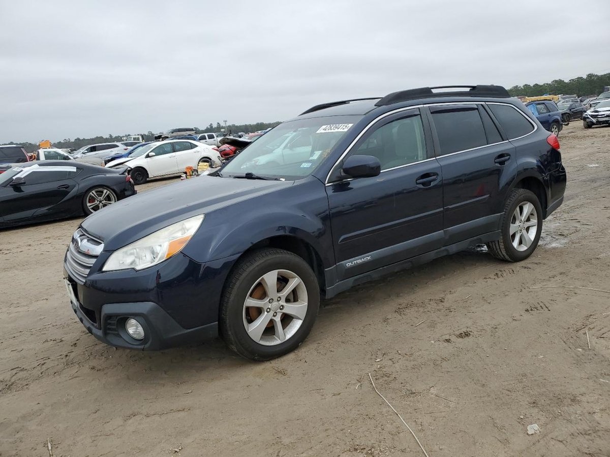 SUBARU OUTBACK , 2013