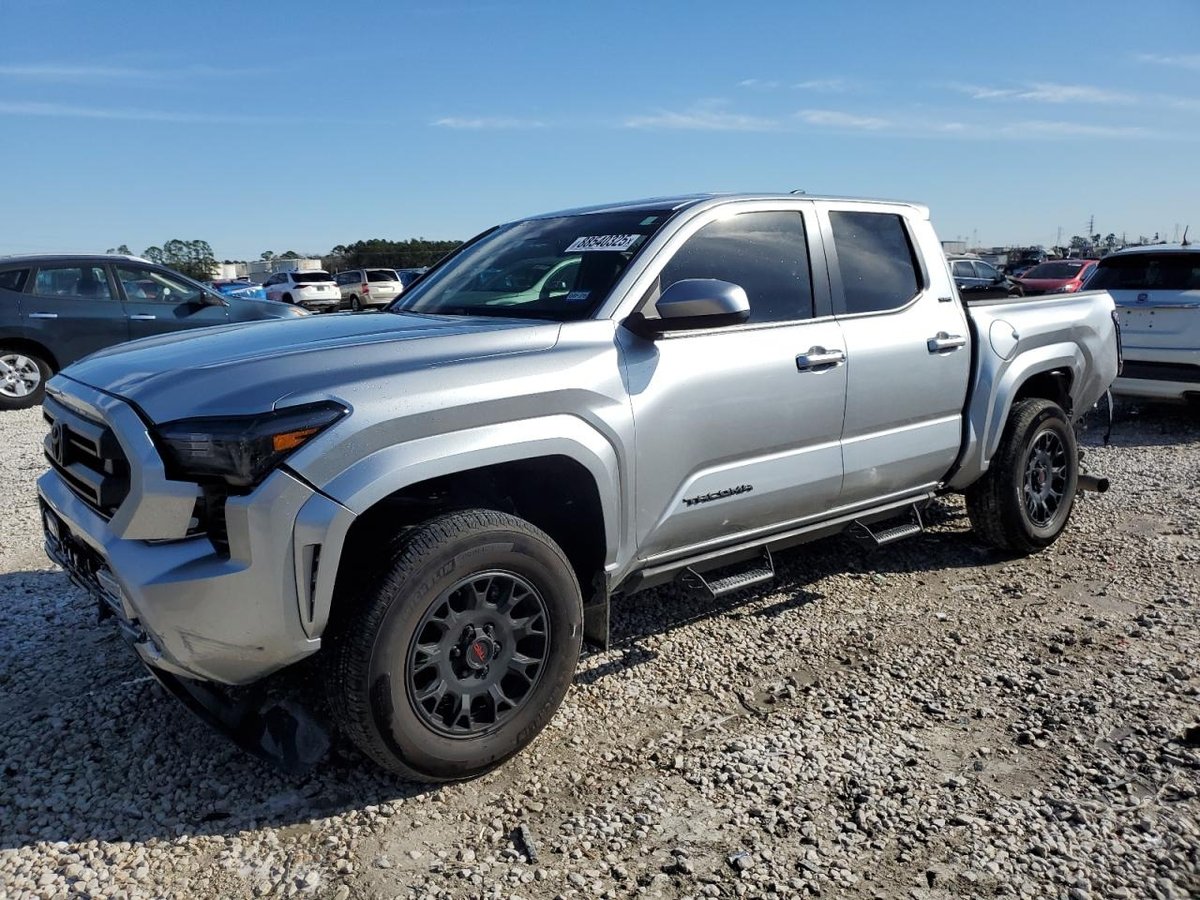 TOYOTA TACOMA , 2024