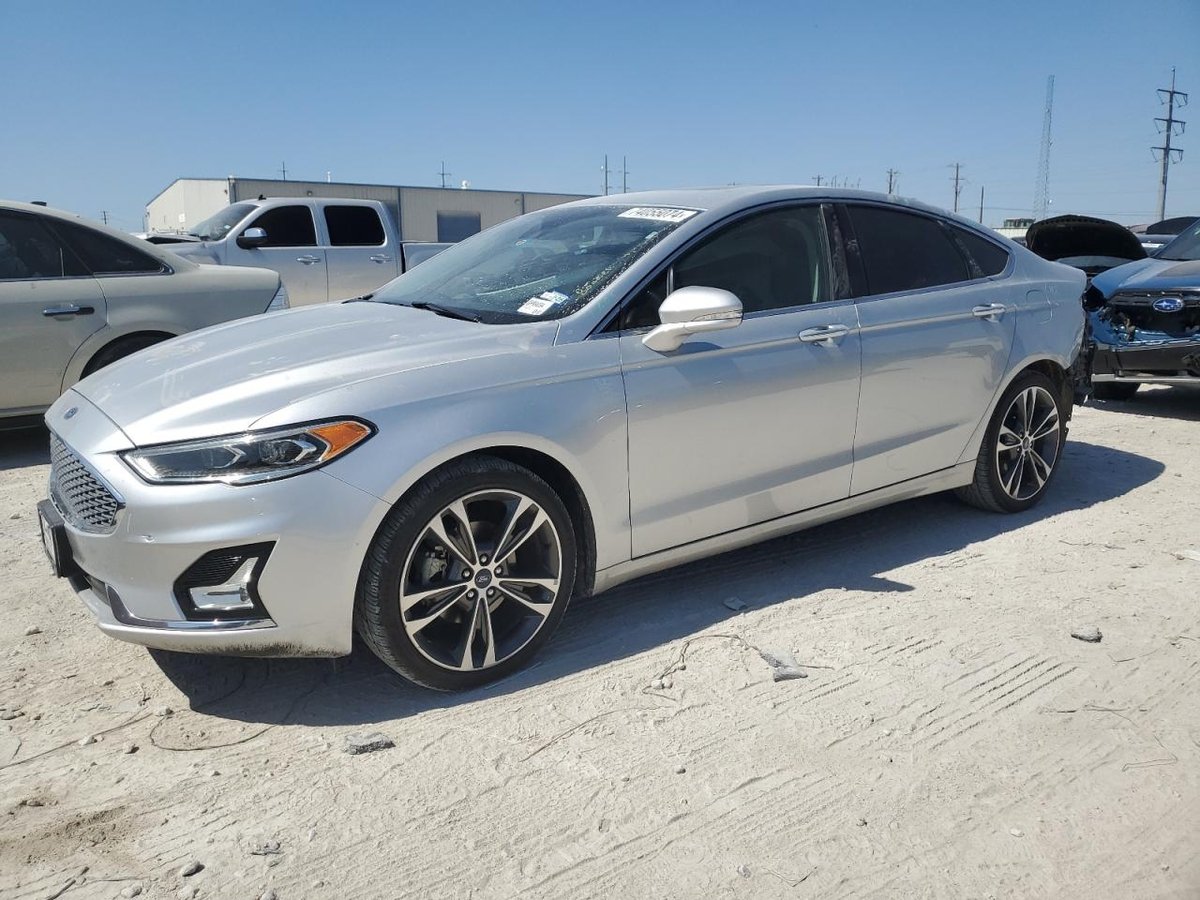 FORD FUSION , 2019