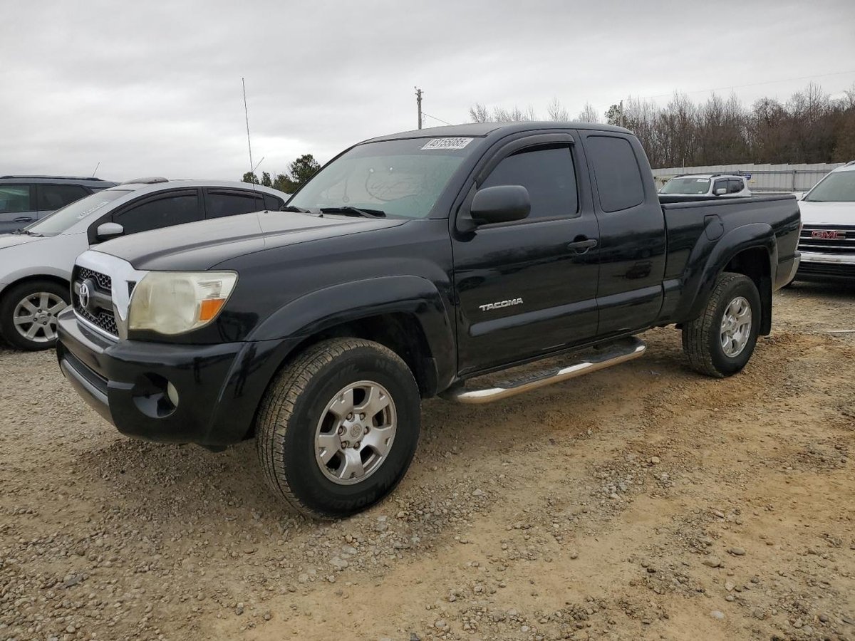 TOYOTA TACOMA , 2011