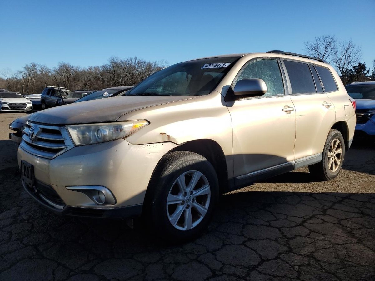 TOYOTA HIGHLANDER , 2011