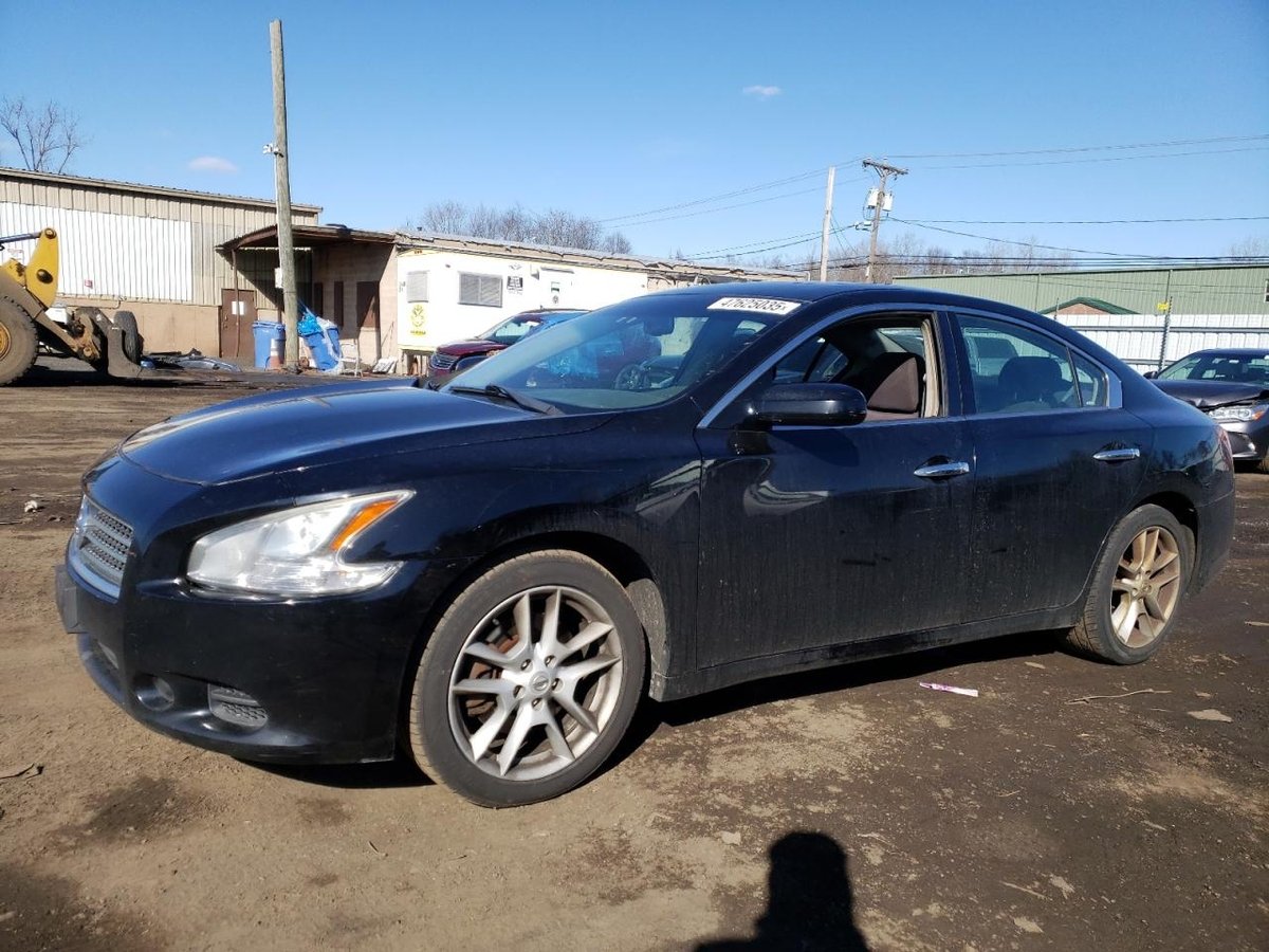NISSAN MAXIMA , 2011