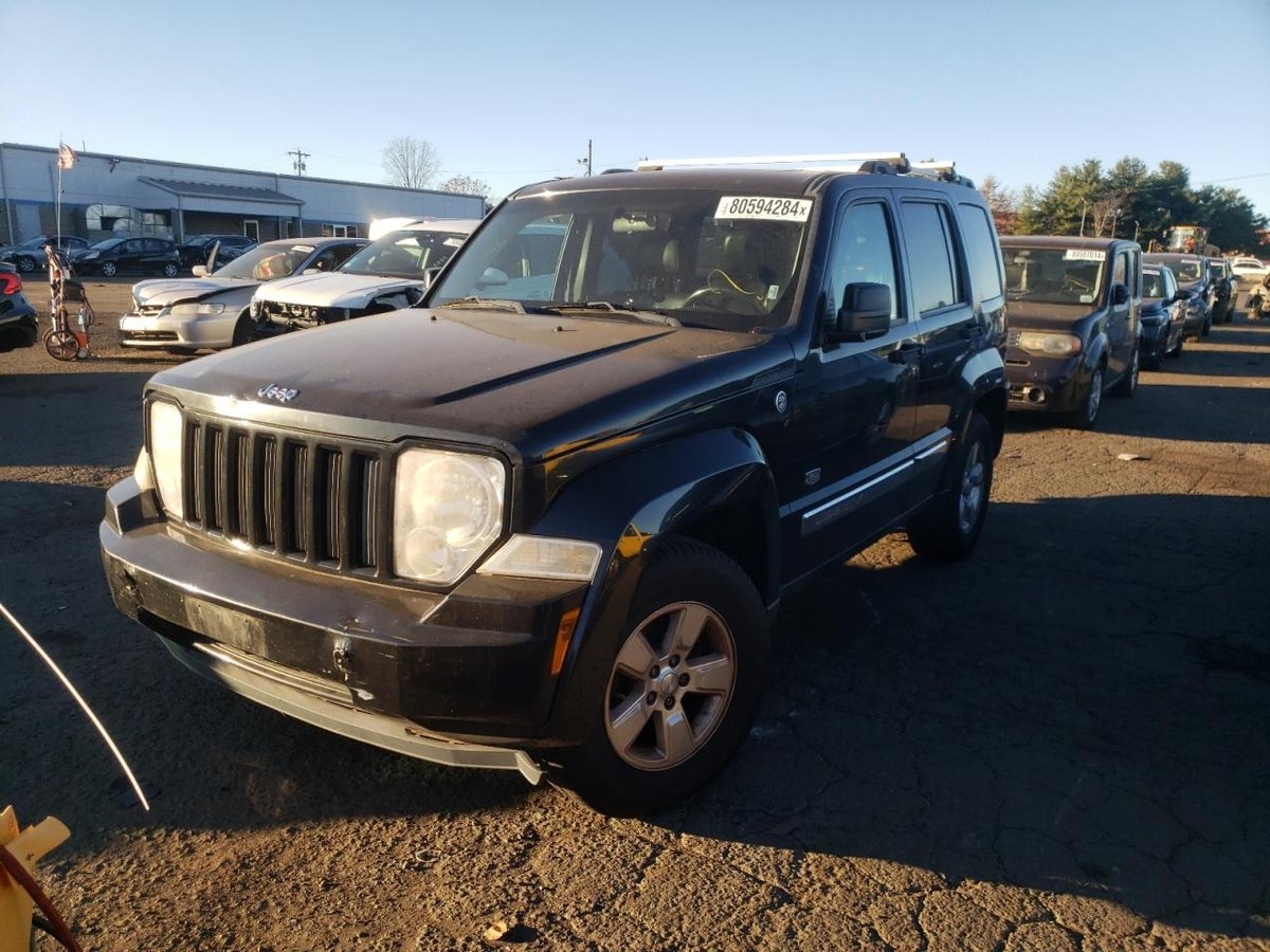 JEEP LIBERTY , 2011