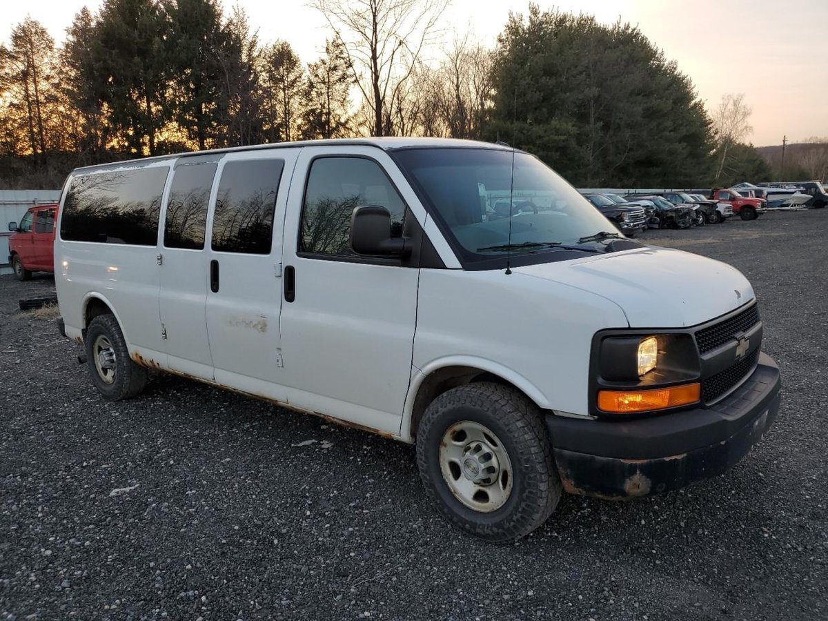 CHEVROLET EXPRESS , 2011