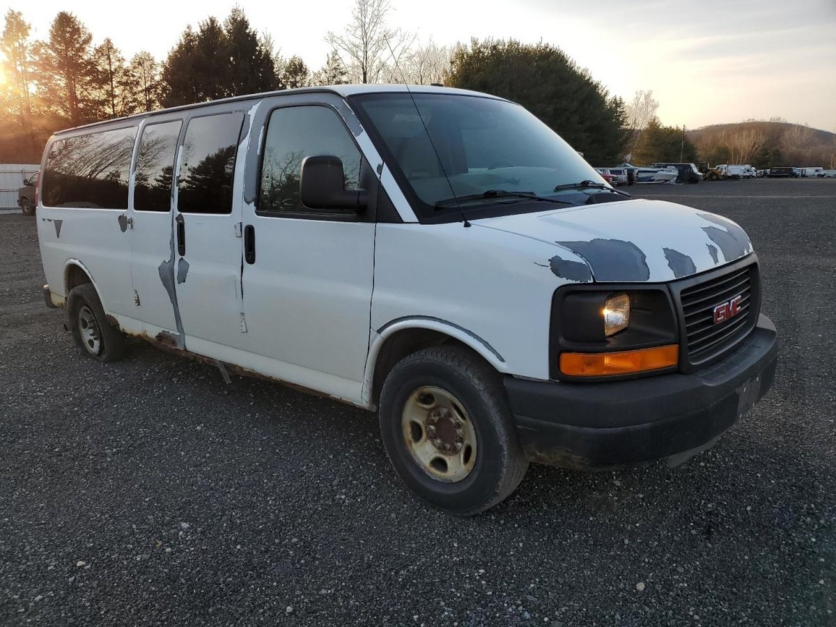 CHEVROLET EXPRESS , 2010