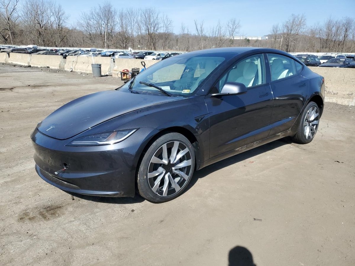 TESLA MODEL 3 , 2024