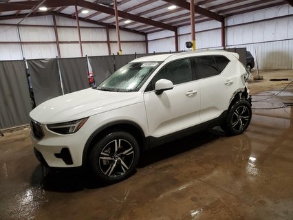 VOLVO XC40 CORE , 2025
