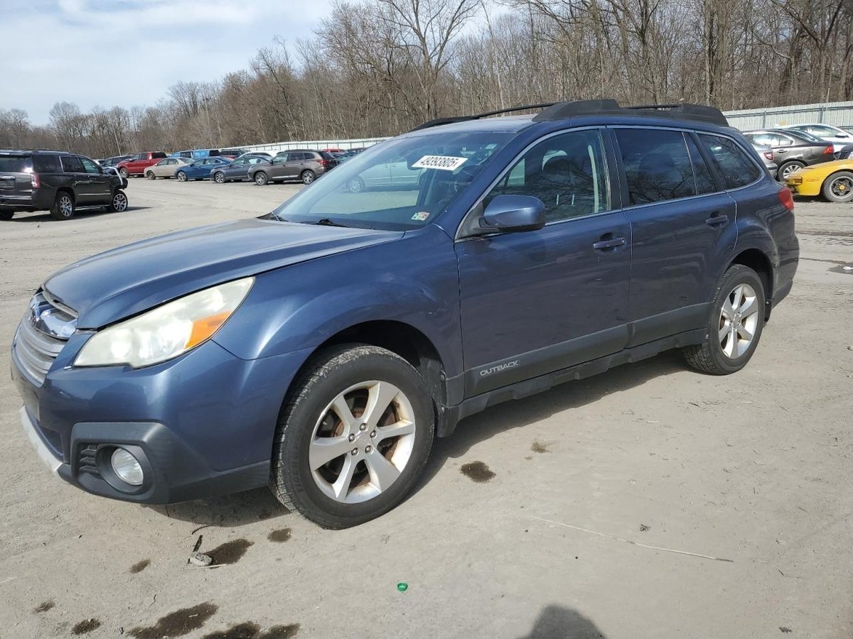 SUBARU OUTBACK , 2013