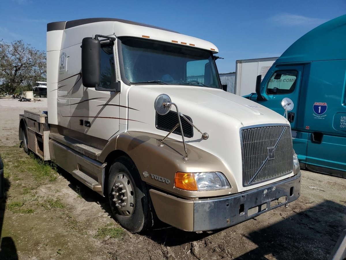 VOLVO VN , 2001
