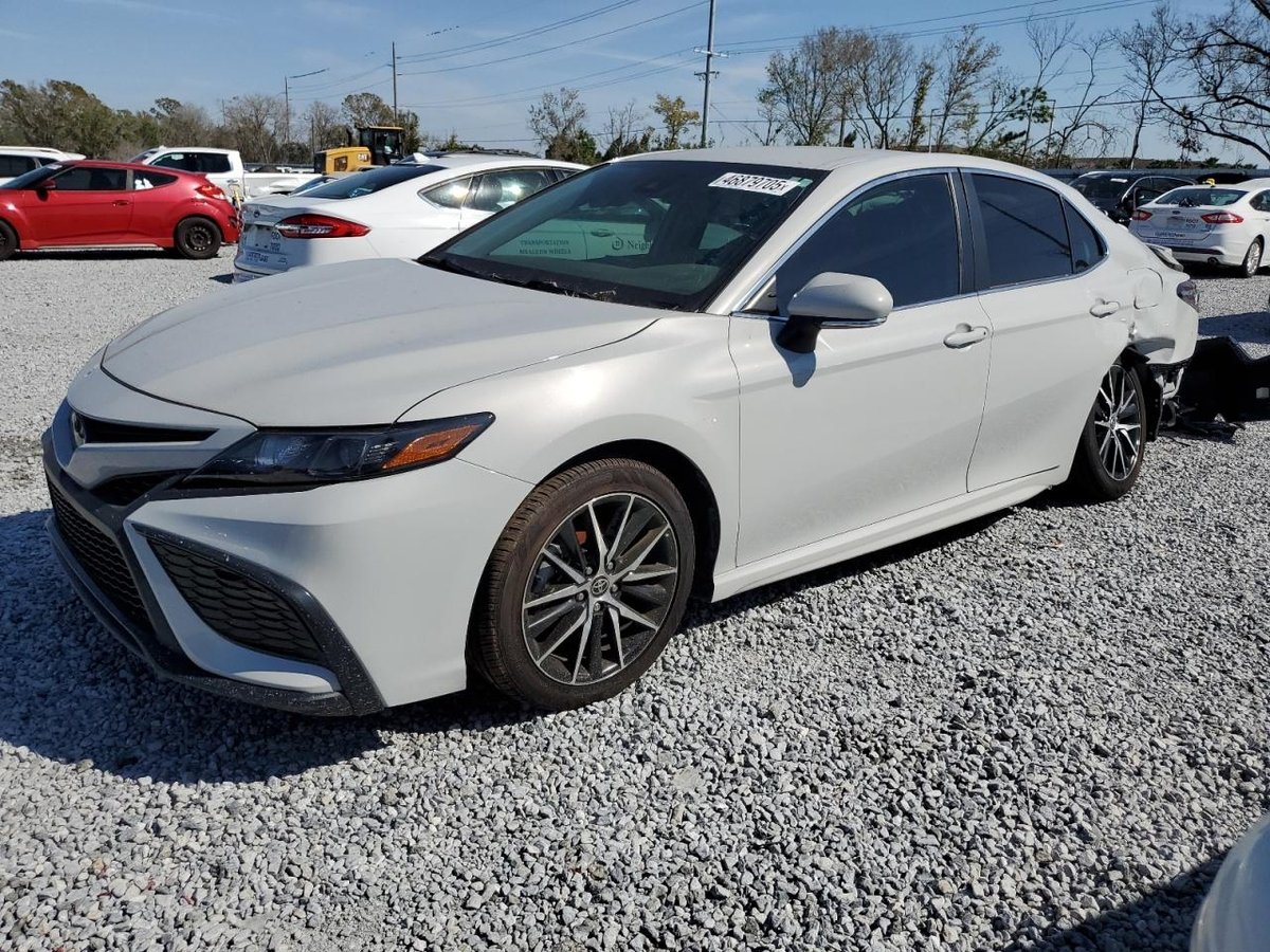 TOYOTA CAMRY , 2023