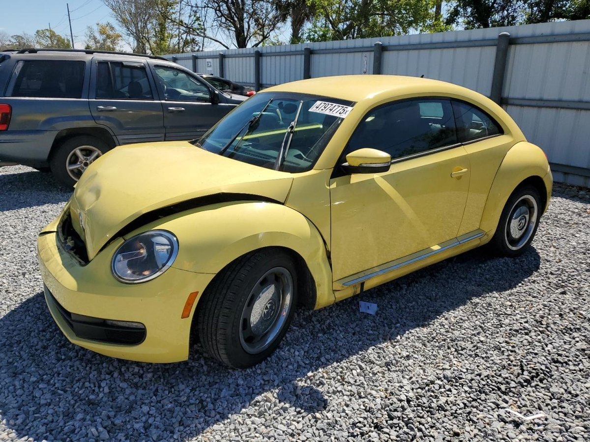 VOLKSWAGEN  BEETLE , 2012