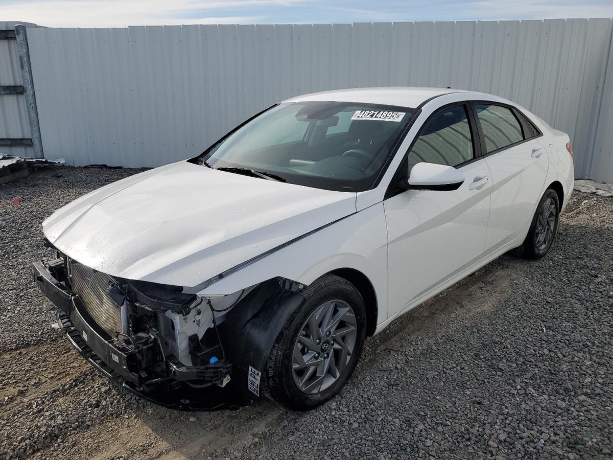 HYUNDAI ELANTRA , 2024