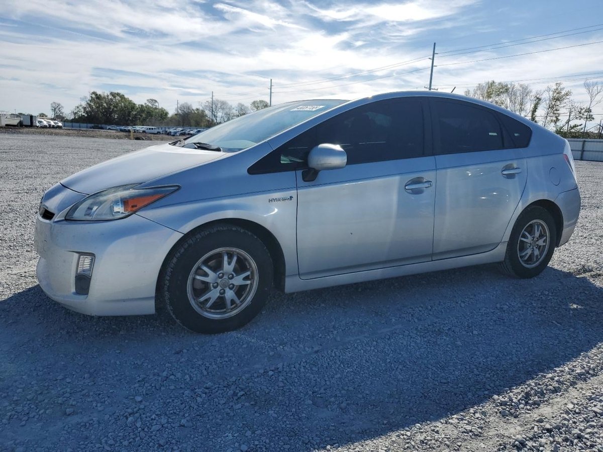 TOYOTA PRIUS , 2010