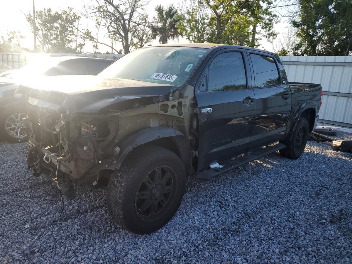 TOYOTA TUNDRA , 2015