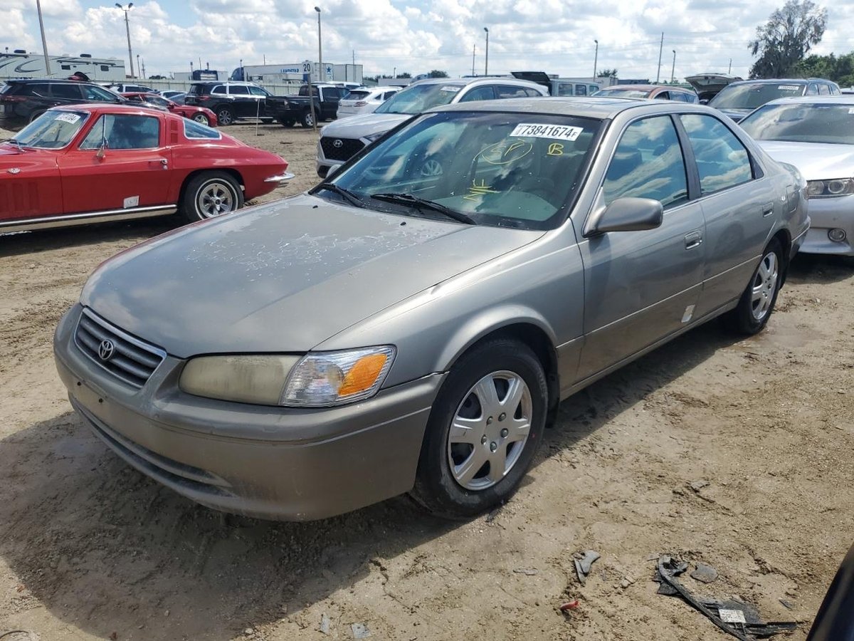 TOYOTA CAMRY , 2001