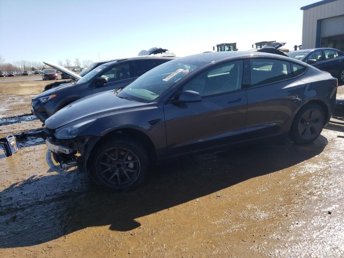 TESLA MODEL 3 , 2022