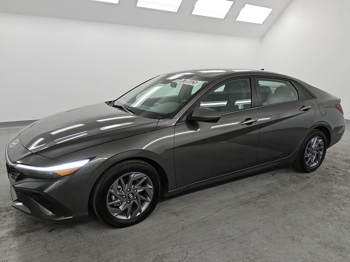 HYUNDAI ELANTRA , 2024