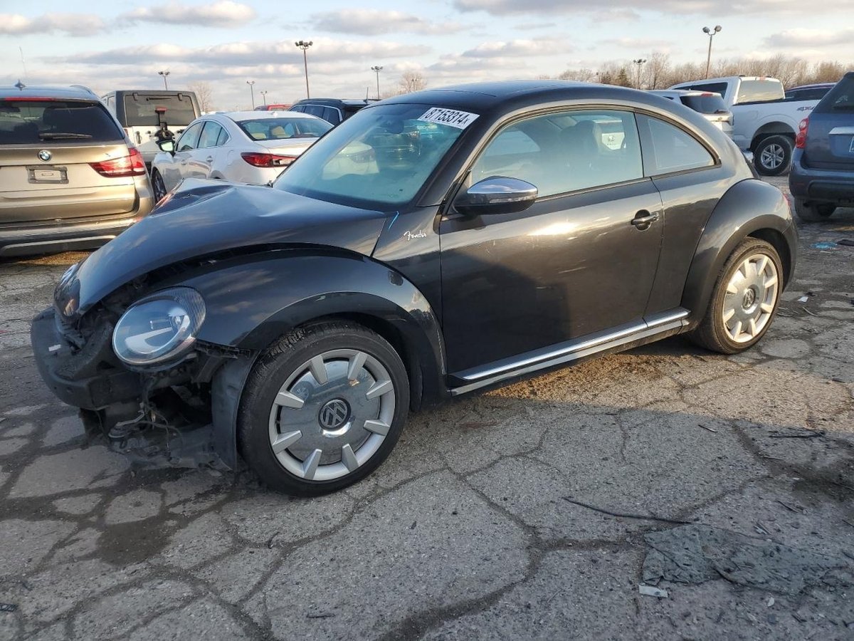 VOLKSWAGEN  BEETLE , 2013