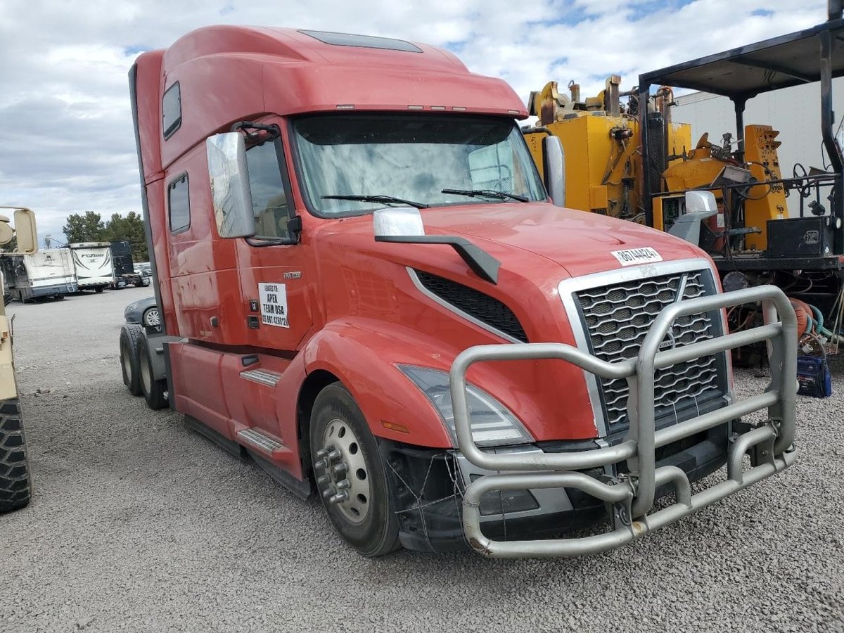 VOLVO VN , 2020