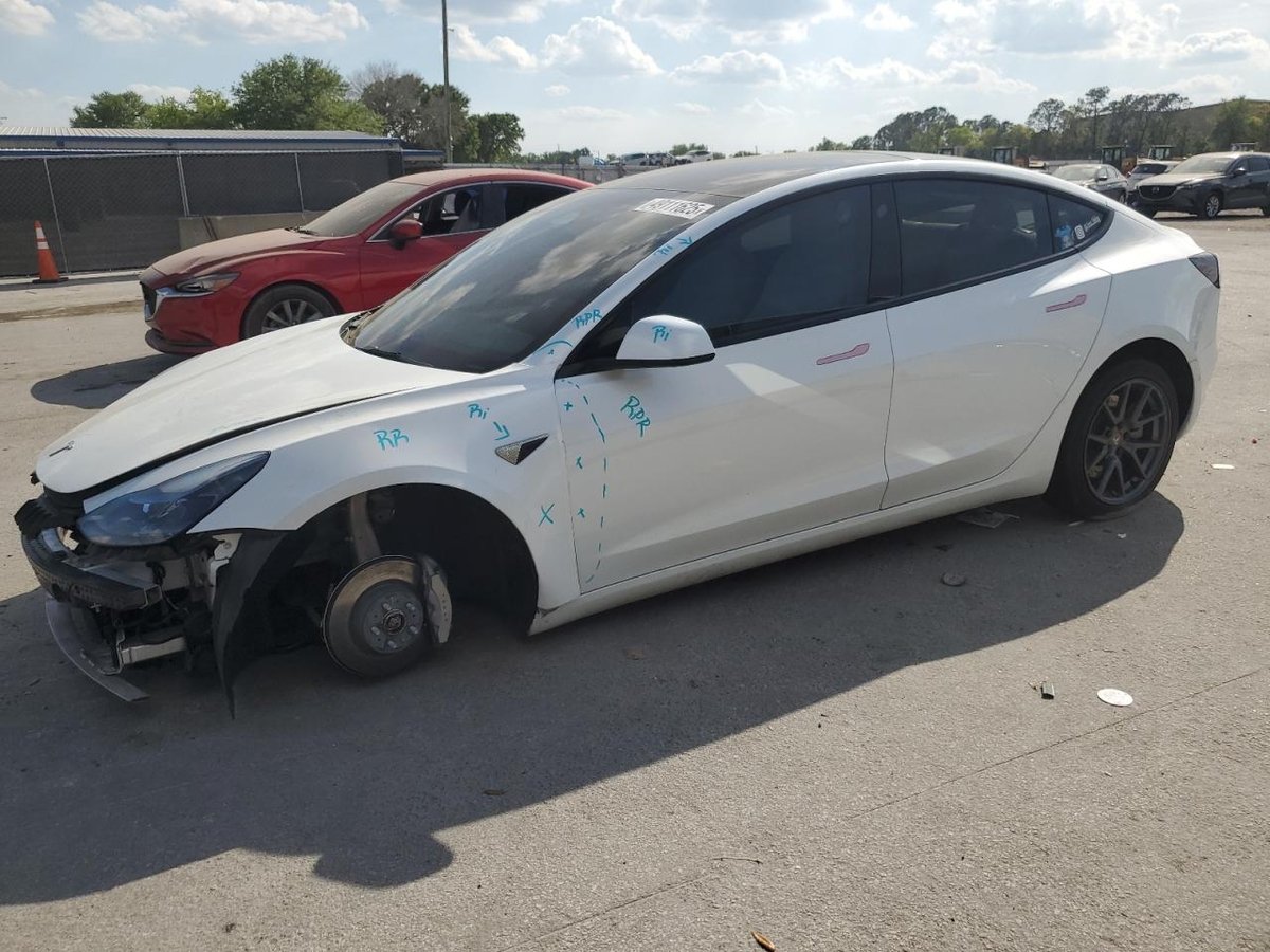 TESLA MODEL 3 , 2022