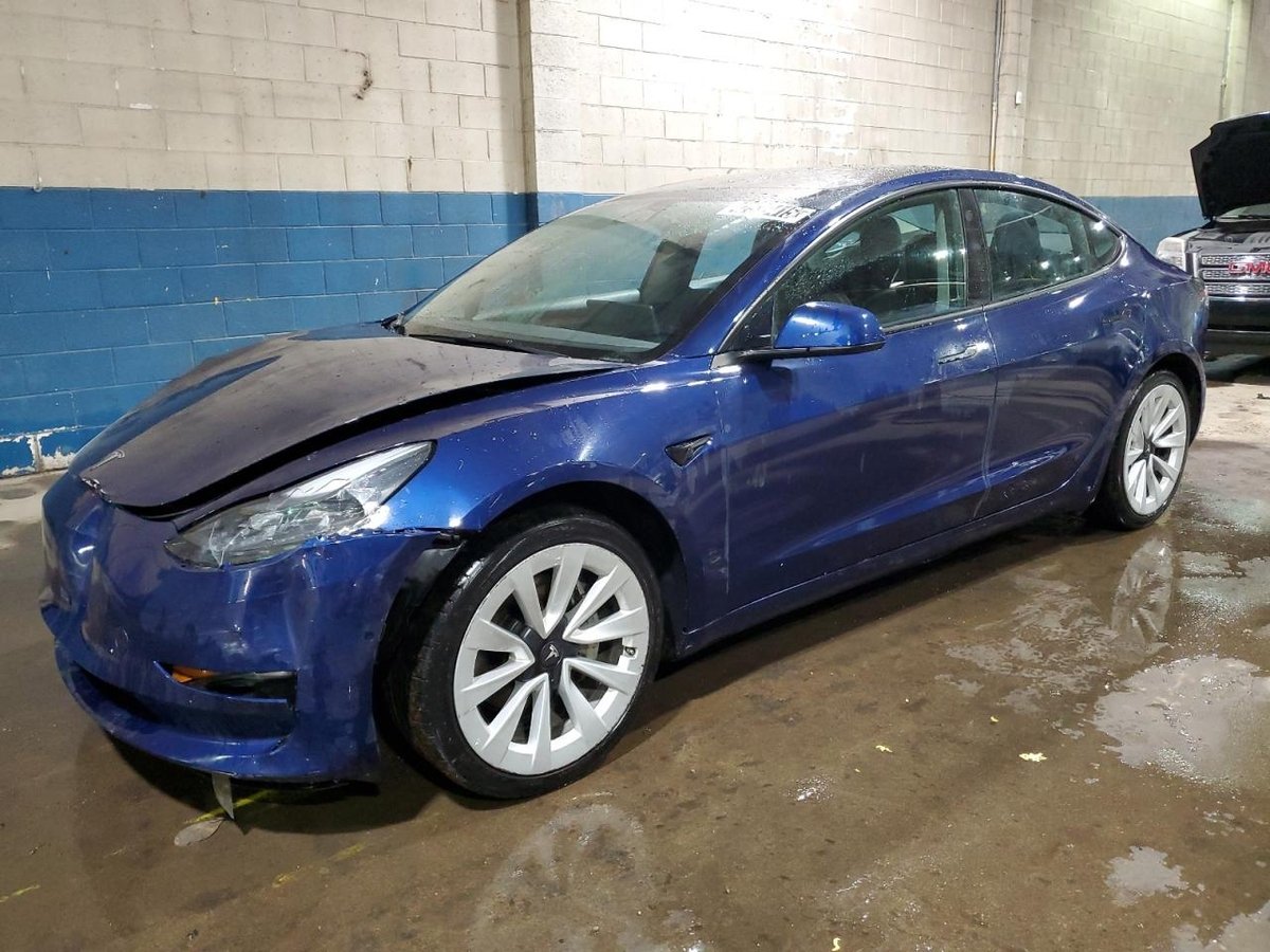 TESLA MODEL 3 , 2022