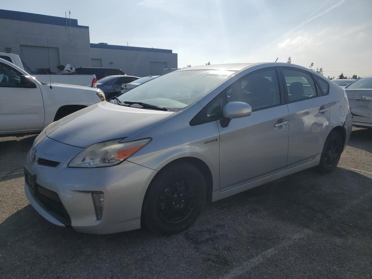 TOYOTA PRIUS , 2013