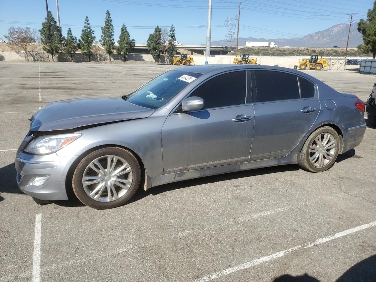 HYUNDAI GENESIS , 2014