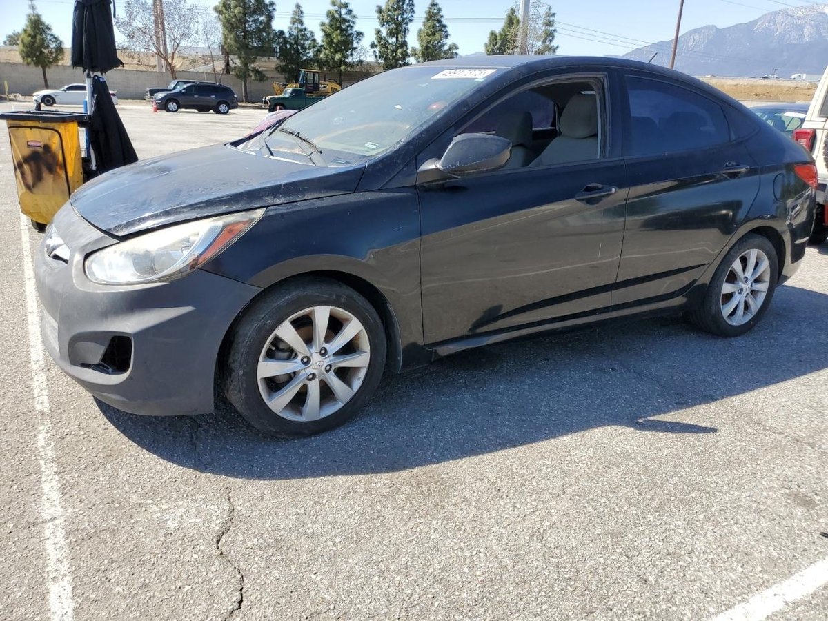 HYUNDAI ACCENT , 2013