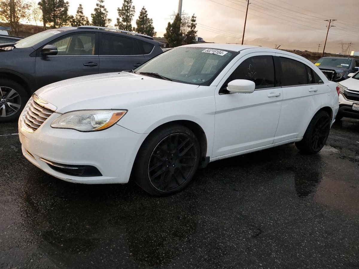 CHRYSLER 200 , 2014