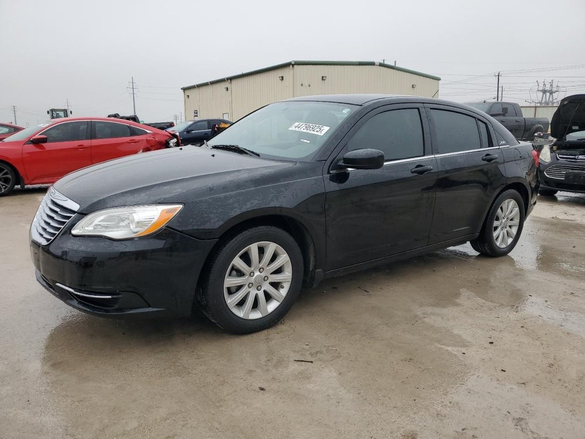 CHRYSLER 200 , 2013