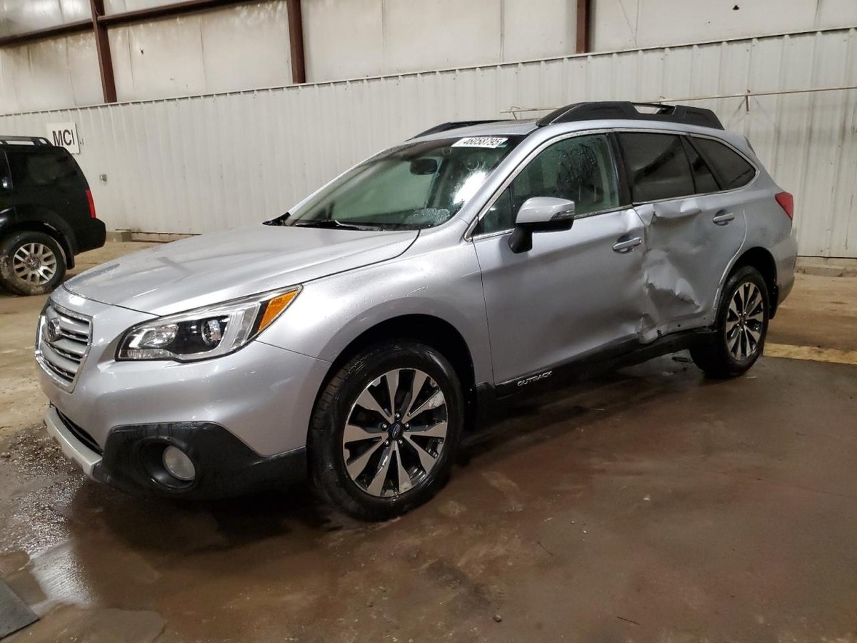SUBARU OUTBACK , 2015