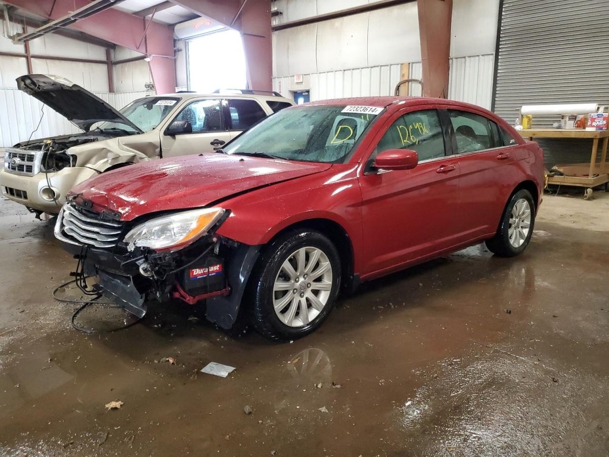 CHRYSLER 200 , 2011