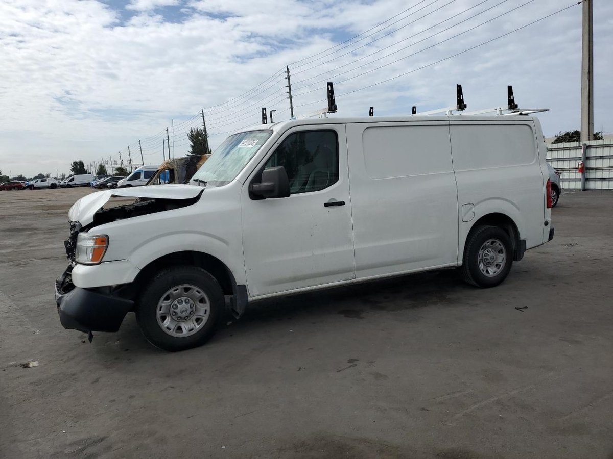 NISSAN NV , 2020