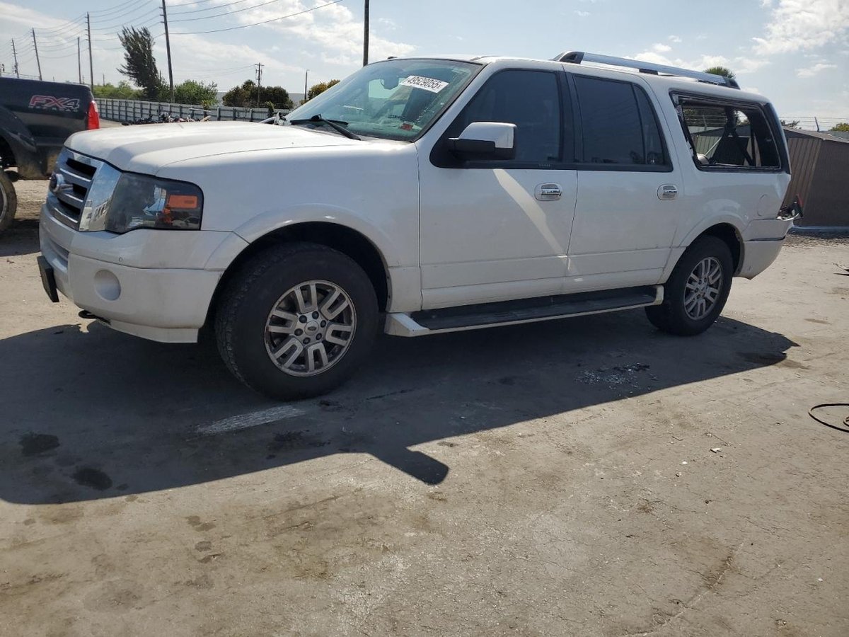 FORD EXPEDITION , 2013