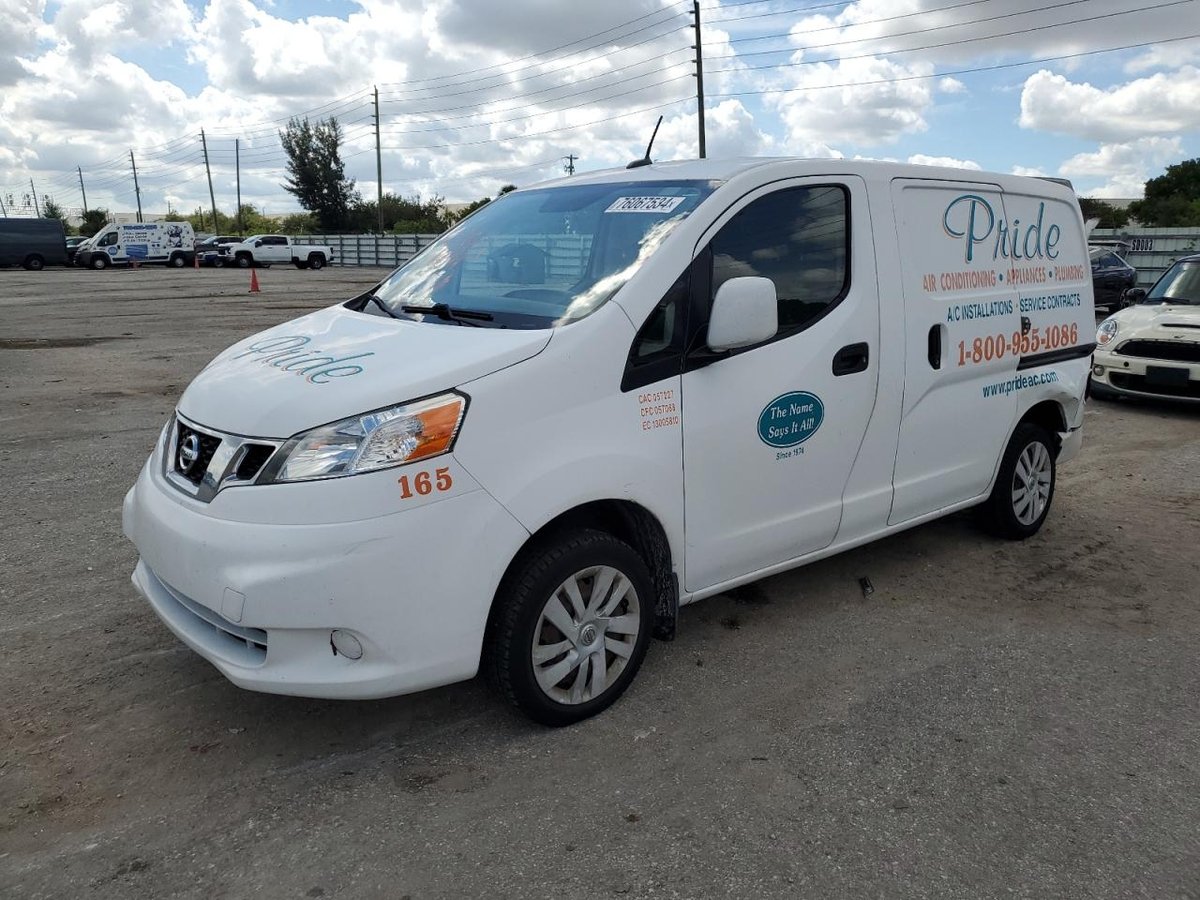 NISSAN NV , 2018