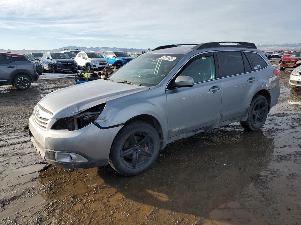SUBARU OUTBACK , 2010