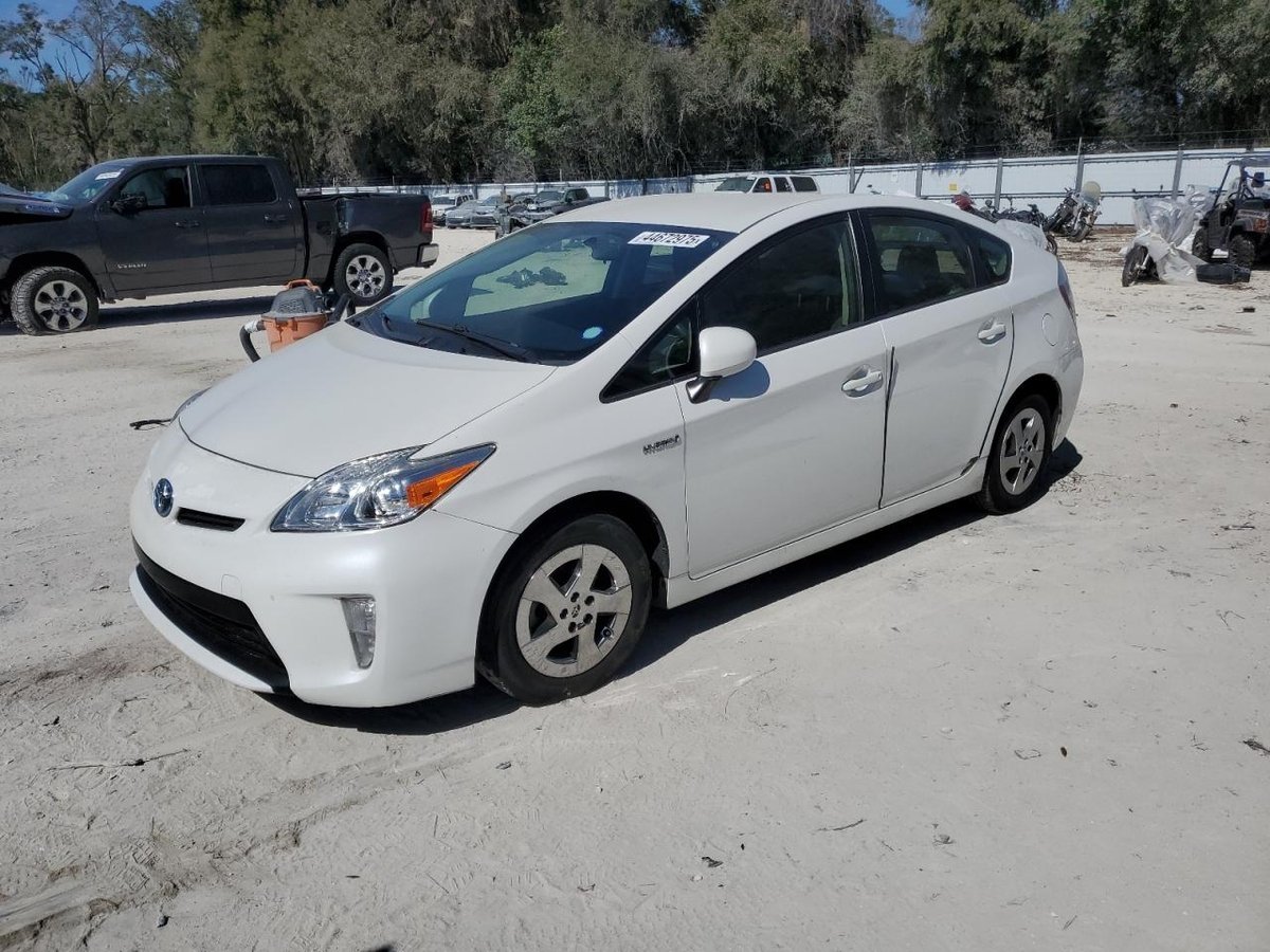 TOYOTA PRIUS , 2012