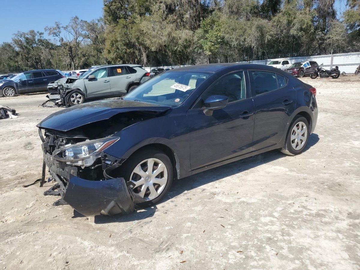 MAZDA 3 , 2015