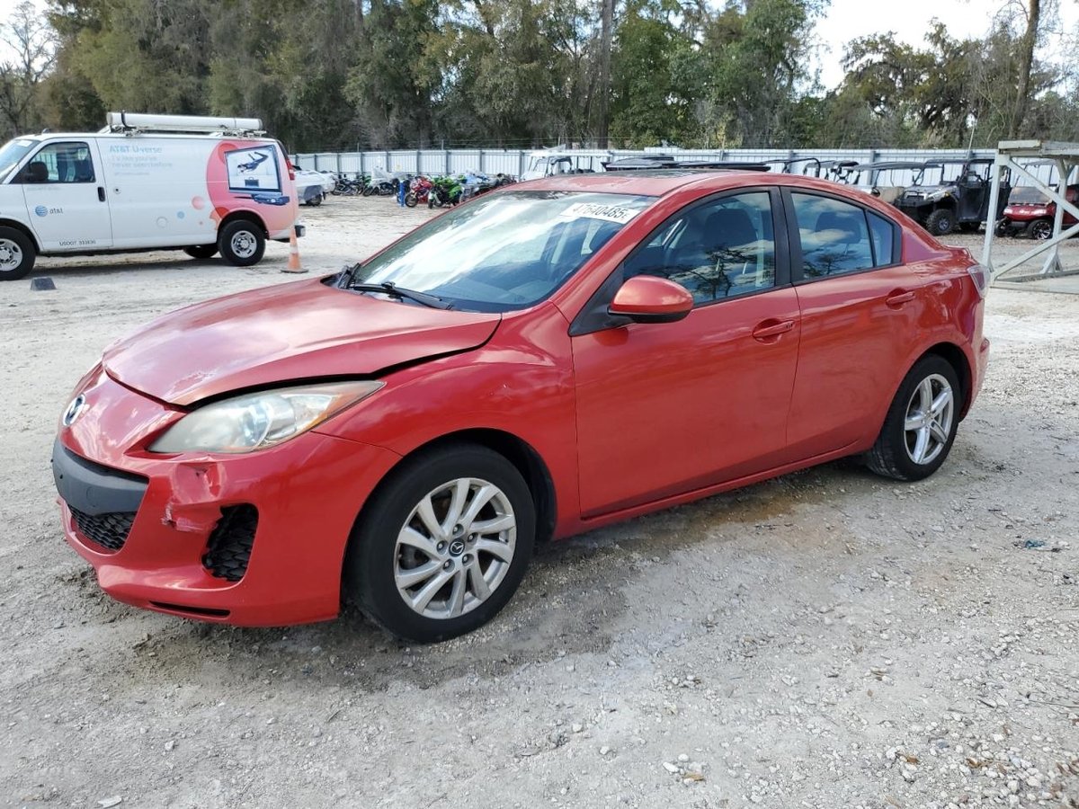 MAZDA 3 , 2013