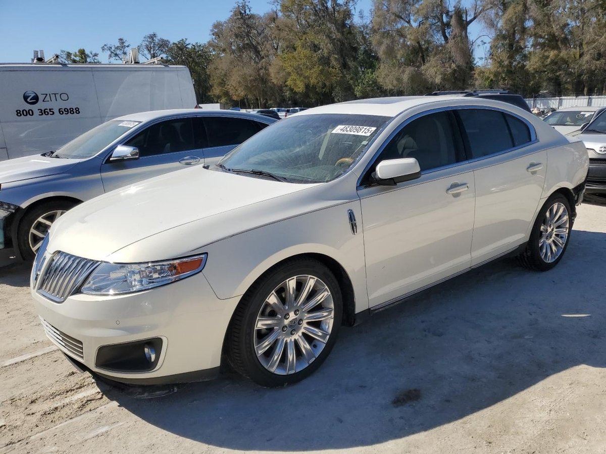 LINCOLN MKS , 2012