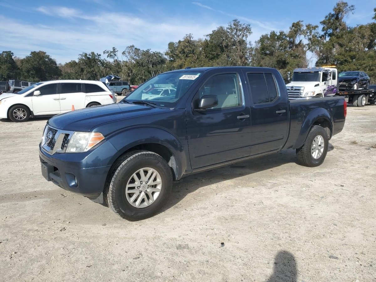 NISSAN FRONTIER , 2015